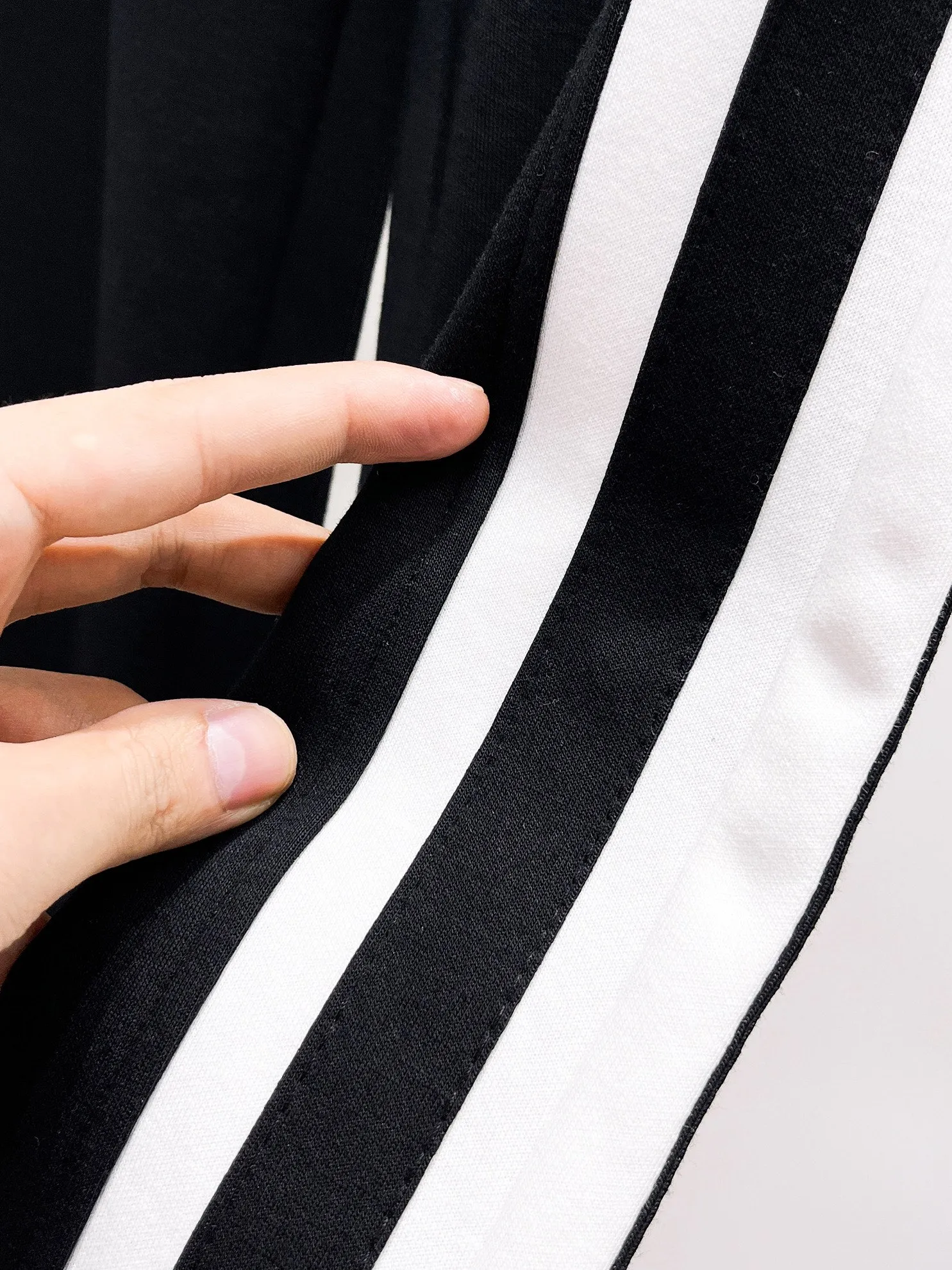 Balenciaga 🆕2026 Autumn and Winter New Arrival Casual Pants! The official website will be released simultaneously. Brand Classic LOGO casual pants, customized fabrics, excellent comfort and strong touch. Highly recognisable, perfect appearance and craftsmanship. Size:M-3XL